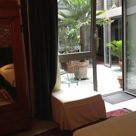 Bed and Breakfast Loft 2*